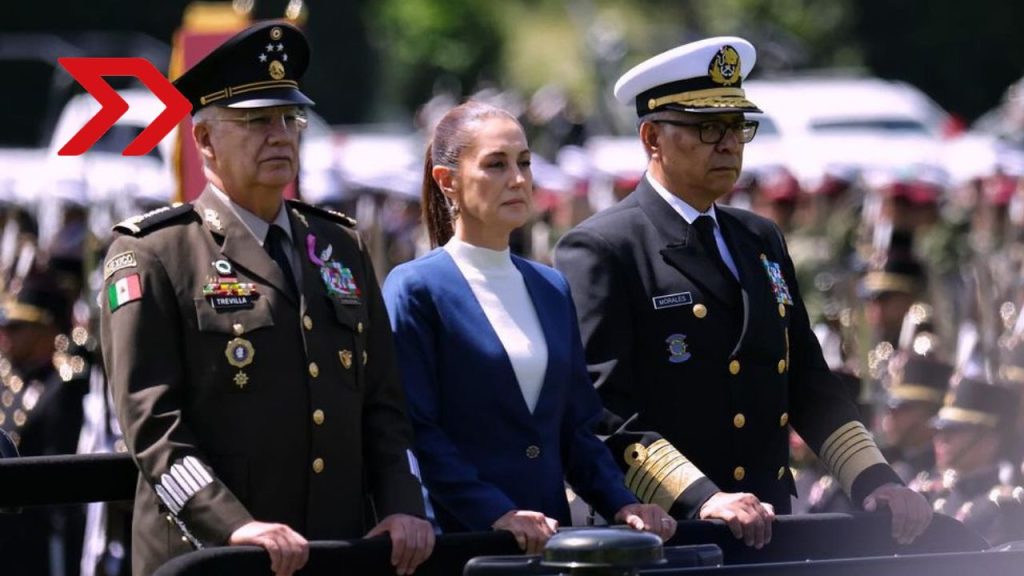 Claudia Sheinbaum primera salutación como Comandanta Suprema de las Fuerzas Armadas, destacando el respeto y lealtad de las instituciones.