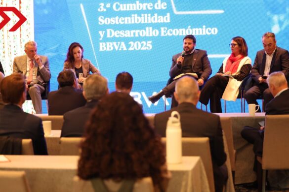Turismo propuso estrategias sostenibles para diversificación, restauración ecológica e inversión responsable en la Cumbre BBVA.